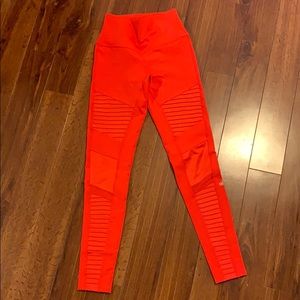 Cherry pop Alo Moto leggings xs